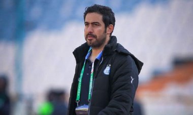 مربی استقلال چاقو خورد!