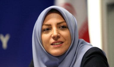 عکس| واکنش انتقادی مجری تلویزیون به تغییر ساعت مدارس تهران