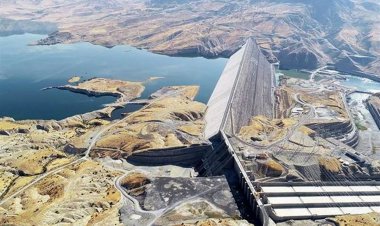 سد آتاتورک در ترکیه ترک خورد!