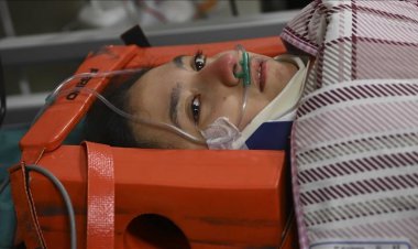 نجات معجزه‌آسای یک دخترپس از 248 ساعت زیر آوار!