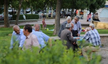 عیدی بازنشستگان امشب واریز می‌شود