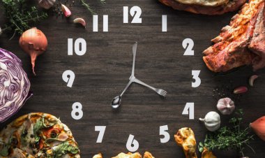 این وقت روز غذا بخورید، هم پیر می‌شوید هم زشت!