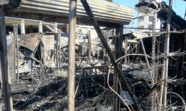 وقوع حریق گسترده در یکی از بازارهای بندر انزلی