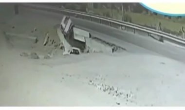 ببینید | لحظه سقوط وحشتناک پراید بر روی ماشین در حال حرکت