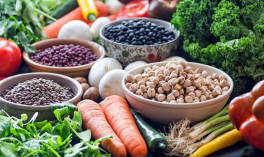 با این رژیم غذایی صد سال عمر کنید!