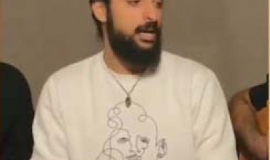 اجرای زیبای آهنگ ناصر عبداللهی توسط پسرش   