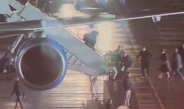 ببینید | سقوط بایدن از پله های هواپیما!   