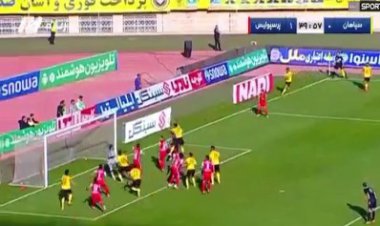ببینید| گل اول سپاهان‌به‌پرسپولیس‌(گل‌به‌خودی‌اسماعیلی‌فر)