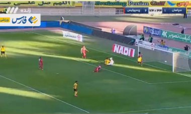 گل دوم سپاهان به پرسپولیس توسط احمدزاده