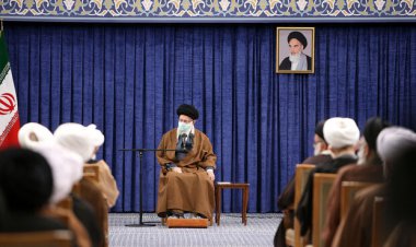 رهبر معظم انقلاب: مراقب باشیم حرف سست و بی‌منطق نزنیم