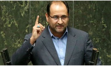 نماینده مجلس: دلار، «نزدیک ۶۰ تومن»؛ «کفن پوش‌ها» کجایند؟!   