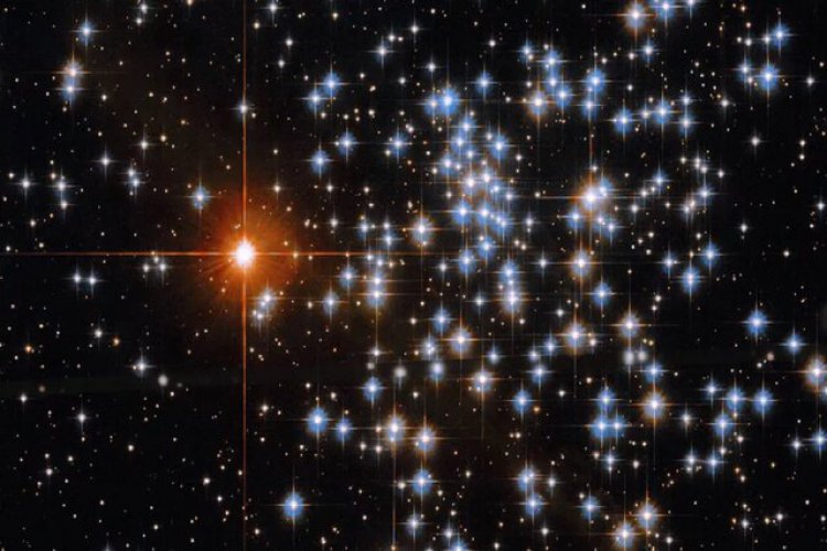 عکس جدید «هابل» از  مورد عجیب خوشه ستاره‌ای
