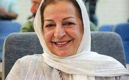 خالق زی‌زی گولو روی صندلی ریاست خانه سینما