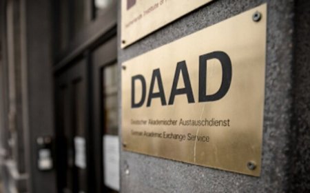 قائم مقام وزیر علوم:  اروپایی‌ها ارتباط علمی را با ما محدود کردند