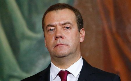 مدودف: دستگیری پوتین اعلان جنگ علیه روسیه است