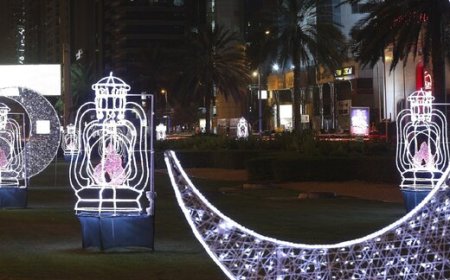 ببینید | حال و هوای رمضان و افطار مردم در خیابانی در مکه