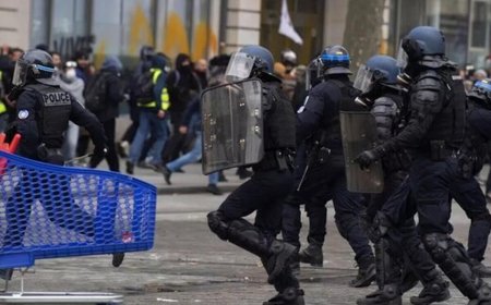 ببینید| پیوستن پلیس فرانسه به جمع معترضان