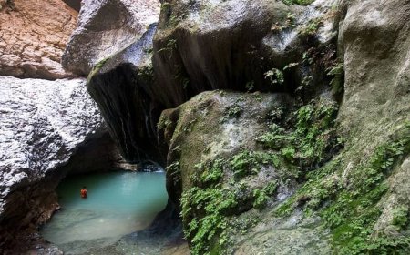 تصاویر بی‌نظیر و شگفت‌انگیز؛ روستایی با قندیل در دل کویر