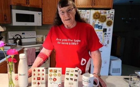 عکس| رکورد اهدای خون جهان در دست یک زن ۸۰ ساله