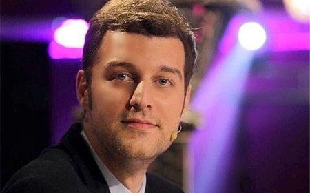 تصویر|  مجری سابق تلویزیون روی تخت بیمارستان