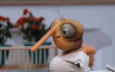 ببینید | سکانس بمب خنده از باردار شدن عجیب پشه: ایرج بگو پدرشم!