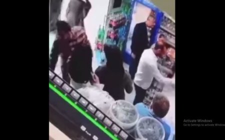 ببینید | برخورد زننده  و باورنکردنی  با یک مادر و دختر بخاطر حجاب!