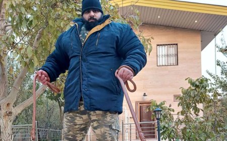 حاشیه جدید هالک ایرانی  کنار ماشین سوپر لاکچری اش