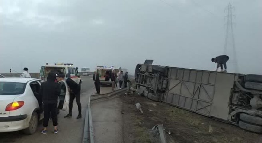  واژگونی اتوبوس در آزادراه زنجان - قزوین