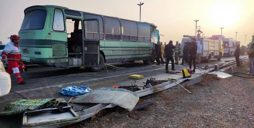 33 مصدوم و 3 کشته بر اثر واژگونی اتوبوس در محور ایرانشهر