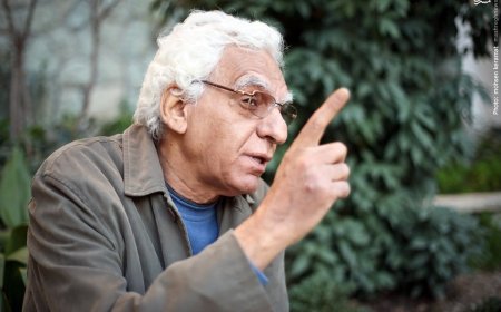 درخواست عجیب کیومرث پوراحمد برای سنگ قبرش 