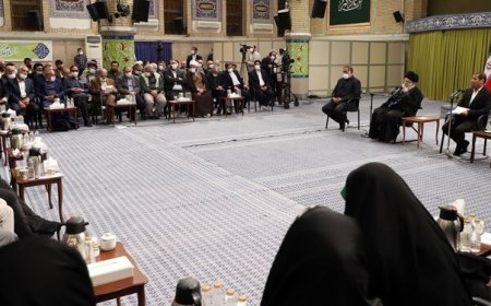 رهبر معظم: خوشبختانه قلمرو شعر در کشور توسعه پیدا کرده است