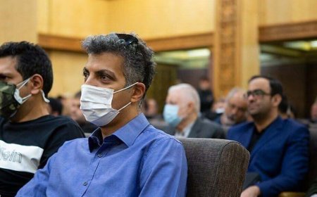 عادل فردوسی پور در مراسم ختم کیومرث پوراحمد