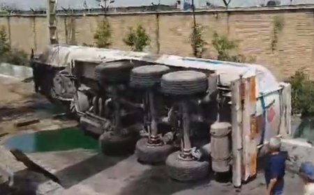 ببینید | اولین تصاویر از واژگونی تانکر ۲۵ هزار لیتری در بزرگراه فتح تهران