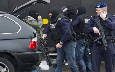 هشدار وجود بمب، پارلمان هلند را تخلیه کرد