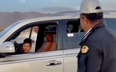 ببینید | رانندگی خطرناک یک کودک؛ خنده‌های عجیب والدین!