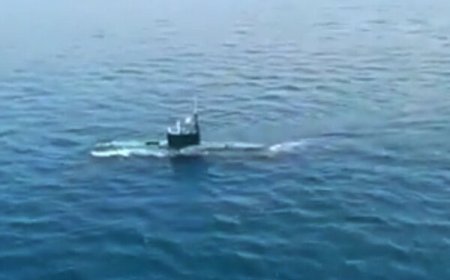 ببینید | رژه نیروی دریایی ارتش در آب‌های نیلگون خلیج‌فارس