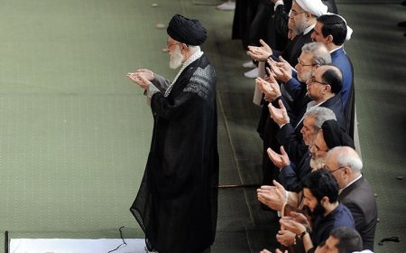 اقامه نماز عید به امامت رهبر معظم انقلاب