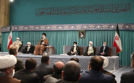 رهبر معظم: راهبرد جهان اسلام کمک و تقویت عناصر مبارز داخل فلسطین باشد