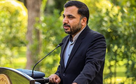 وزیر ارتباطات حرفهایش را اصلاح کرد