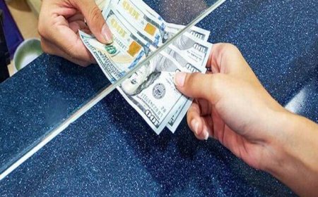 کاهش قیمت ارز در مرکز مبادله