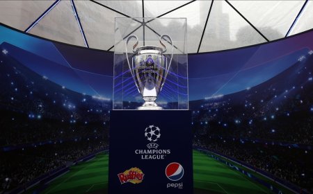 عکس | رونمایی از جام قهرمانی لیگ قهرمانان اروپا 2023 در استانبول