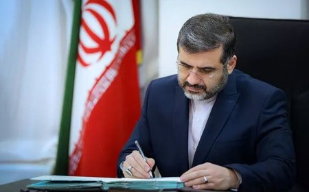 وزیر فرهنگ: گلستان و بوستان دوباره باید کتاب درسی نوآموزان باشند