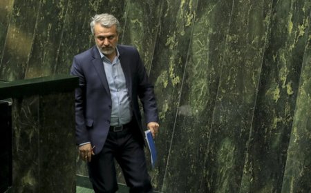 وزیر صمت افتاد!