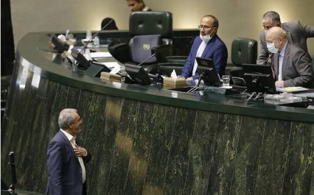 آخرین لابیها «سر میز ناهار» برای ماندن وزیر صمت!