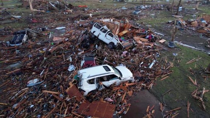 شهر ویران شده بر اثر گردباد مرگبار در آمریکا