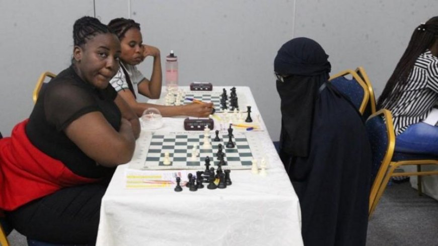 مردی با برقع  در مسابقات شطرنج زنان شرکت کرد!