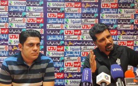 سرمربی پیکان: بیایند روی سرم کُلت بگذارند و من را بکشند!