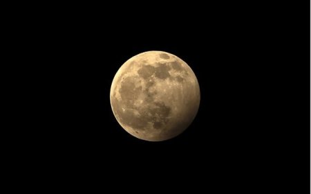 ببینید | تصاویری از ماه گرفتگی در تهران، قزوین و بیرجند