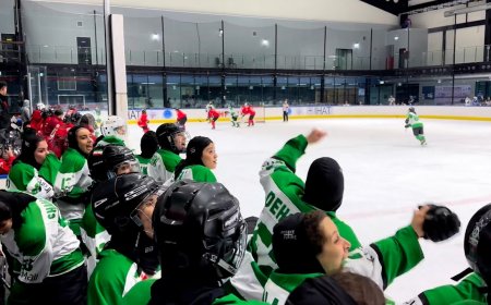 ببینید| لحظات دیدنی از شادی زنان هاکی روی یخ ایران پس از صعود به فینال