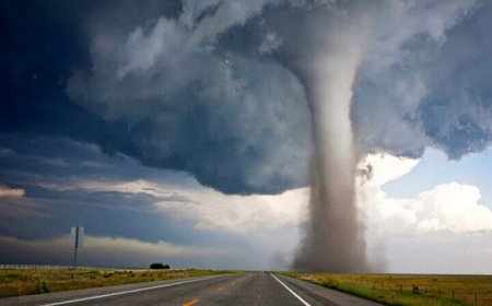 ببینید| گردباد وحشتناک و ویرانگر در مرسین ترکیه